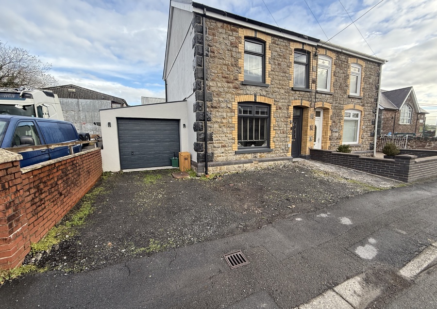 Resin bound in the colour of moon shadow